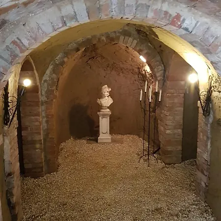 Emilia Villa